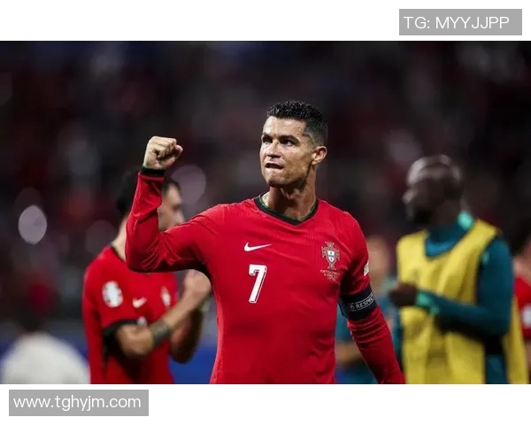 达尼洛的传奇之路：从青涩少年到足球场上的璀璨明星