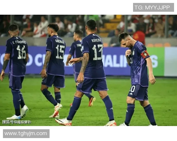 阿根廷与秘鲁激战正酣比分悬念迭起引发球迷热议