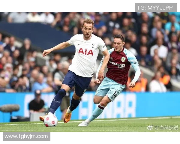 凯恩的传奇之路:从足球天才到世界级教练的蜕变与影响